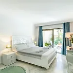 Banus - Golden